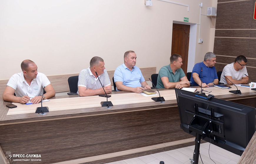 Антон Новиков обсудил с ресурсниками и коммунальщиками актуальные вопросы